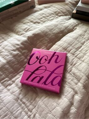 ColourPop Ooh La La Pressed Powder Palette - Hot Pink